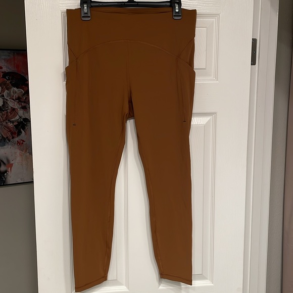 Lululemon Power Thru High-Rise 25” leggings - Picture 3 of 9